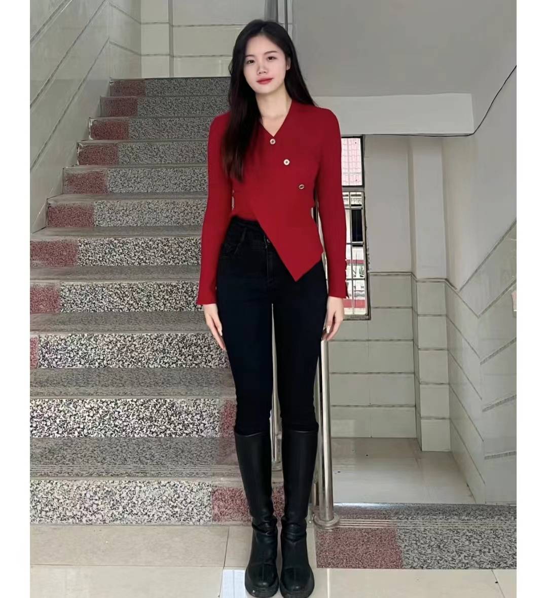 简单干净显腿长小个子也能穿出大长腿j9九游会登录裤子和鞋同色是绝配！(图2)